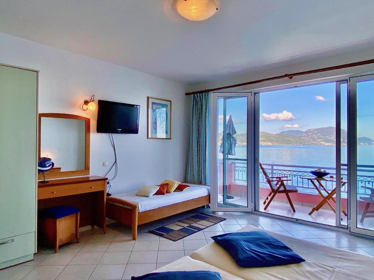 Seafront Villa Ourania Meszongí Kültér fotó